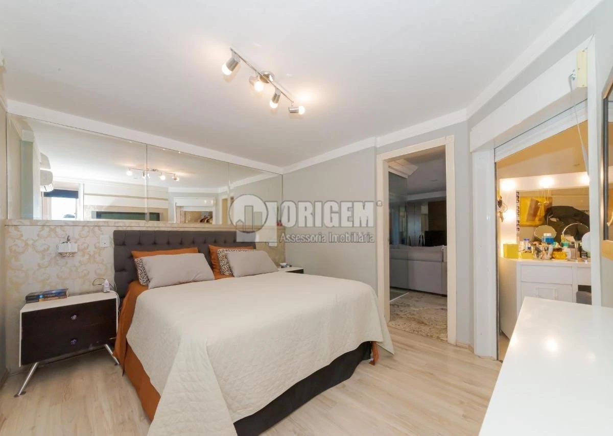 Furnished 216 m² apartment with 3 en-suites — photo 30