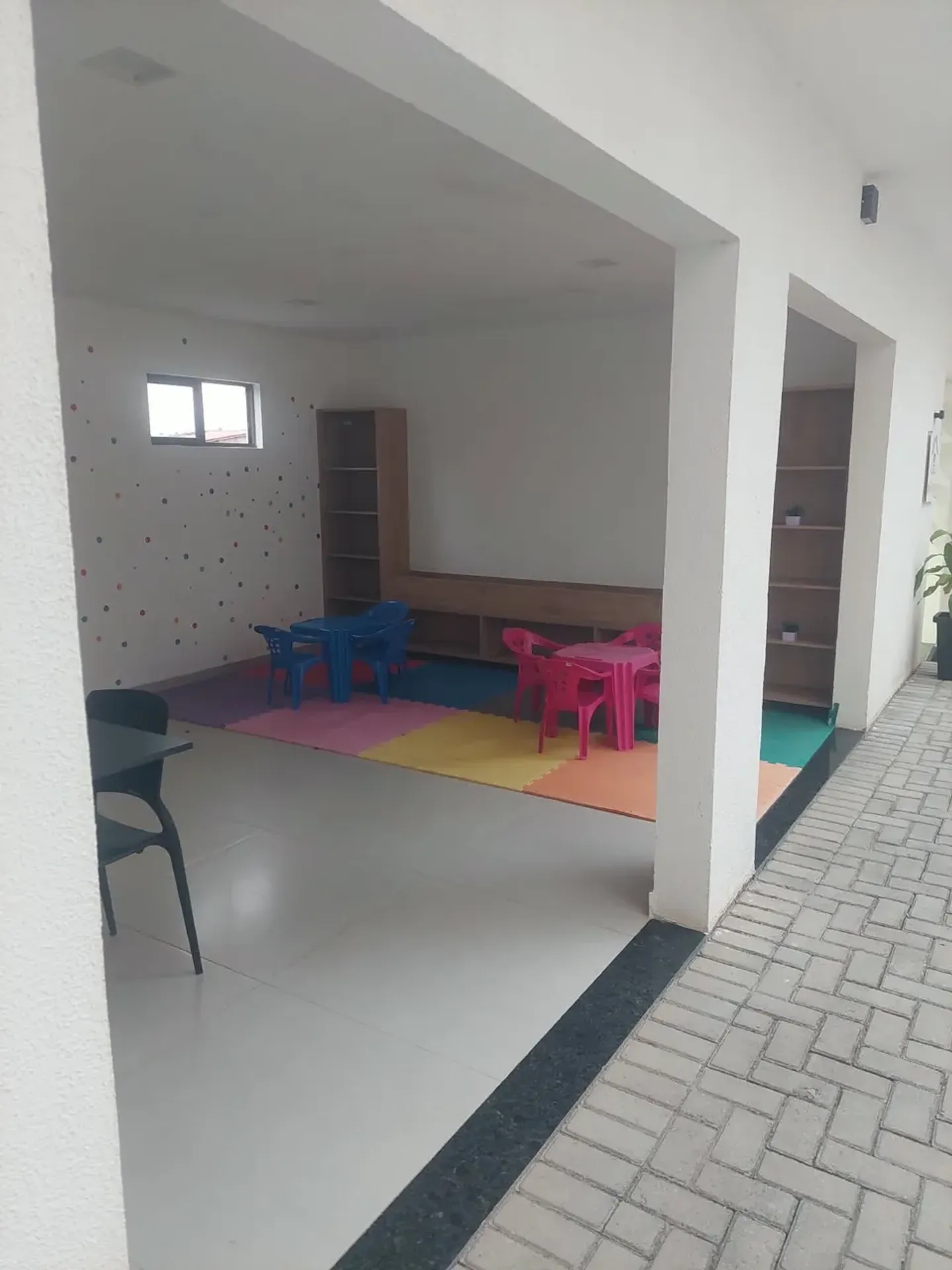 Квартира з 2 спальнями, у будинку є тренажерний зал — photo 17