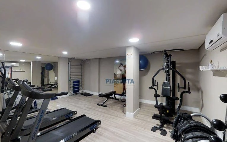 3-bedroom apartment in a building with a pool — photo 14