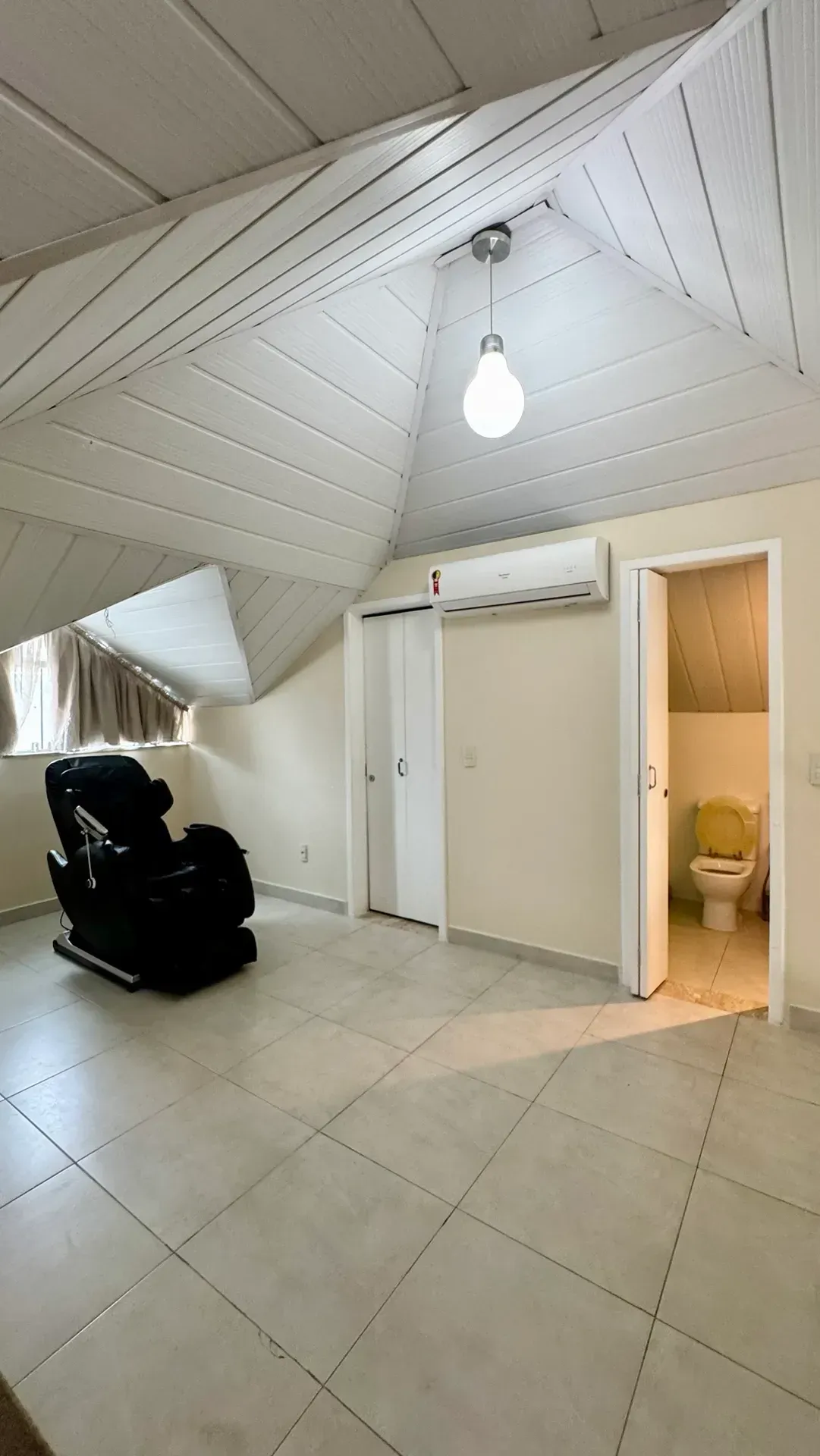 House with 5 bedrooms and a built-in balcony grill — photo 44