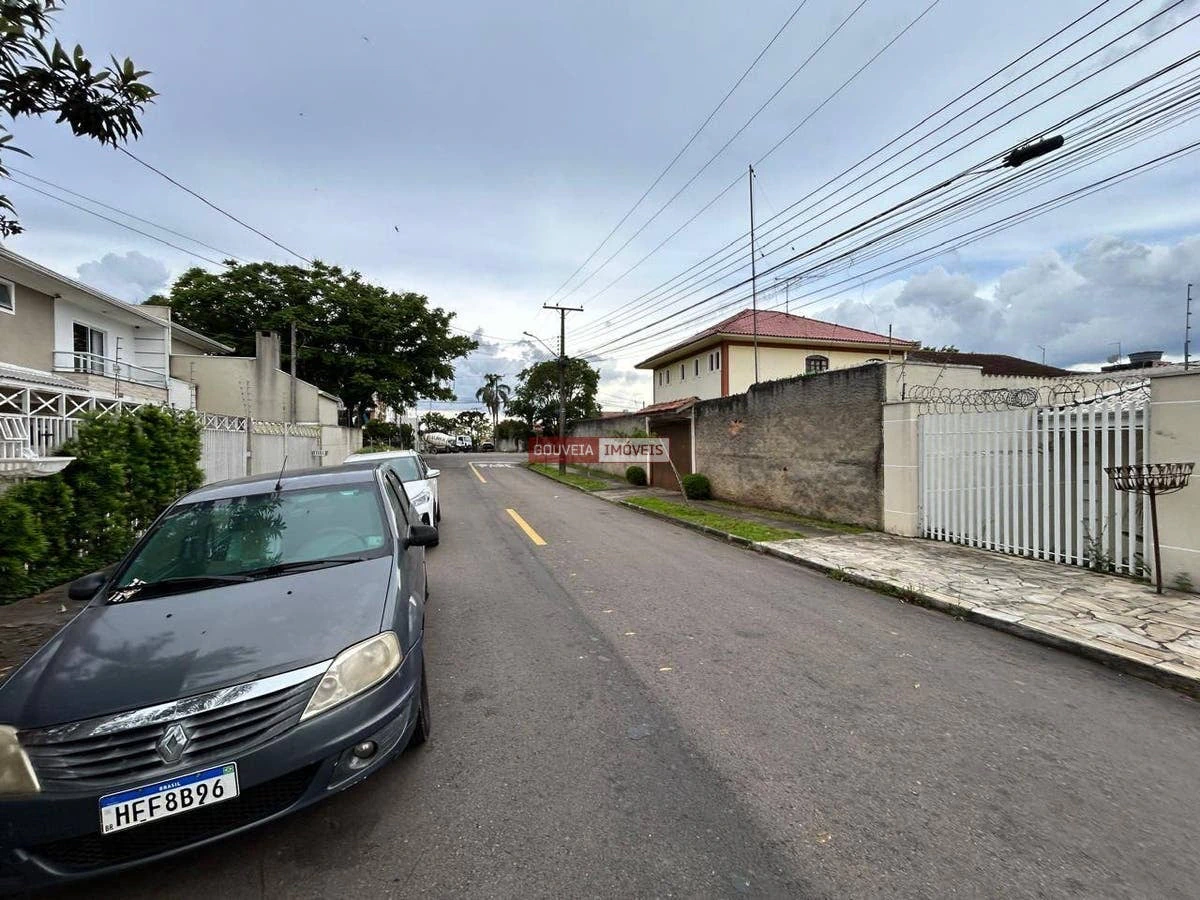 3-bedroom house with a bathtub in Curitiba — photo 25