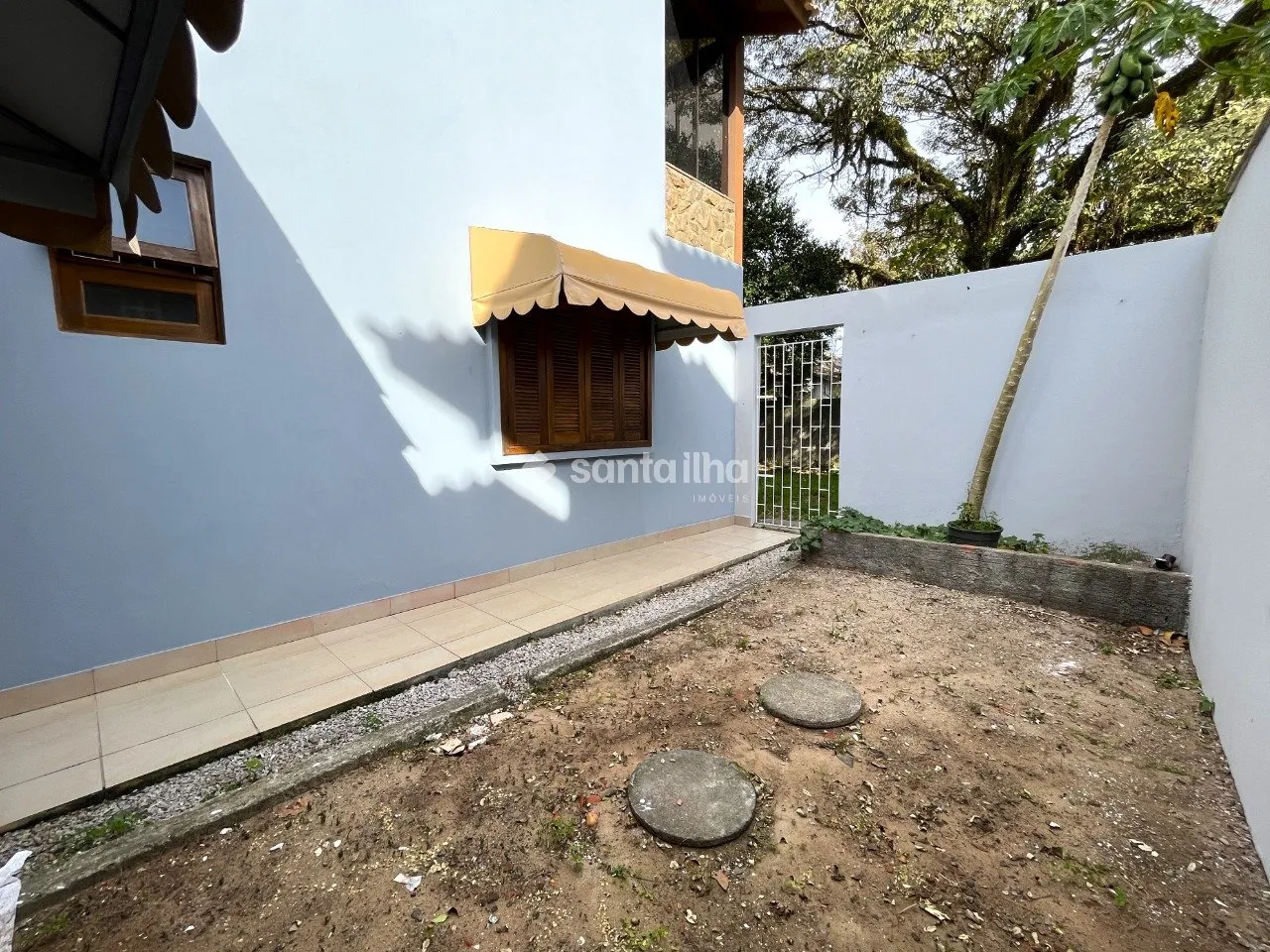 200 m² house with a private BBQ and a grill on the balcony — photo 38