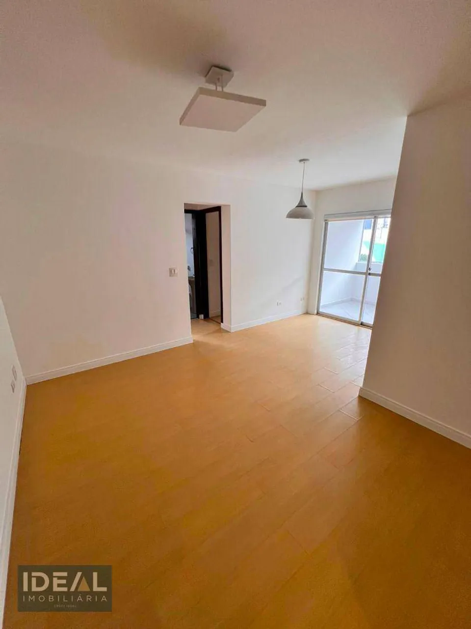 Unfurnished 2-bedroom apartment with a balcony — photo 5