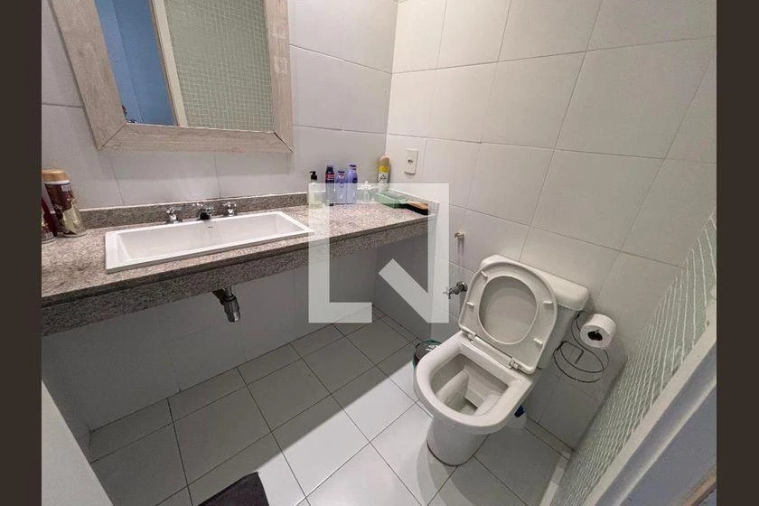 206 m² apartment with 4 en-suite bedrooms and glass balcony — photo 44