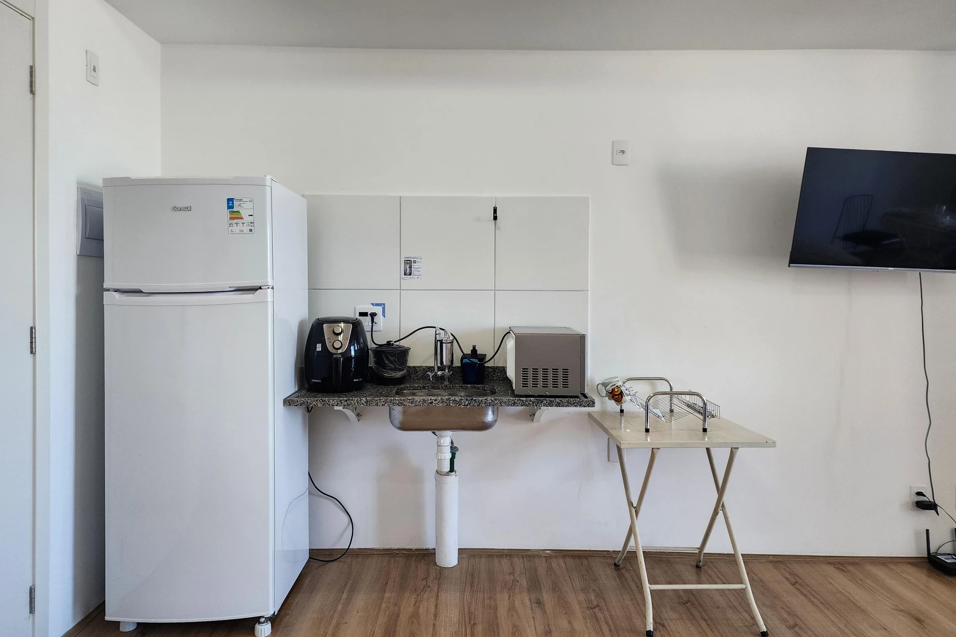 Studio with kitchenette, A/C, and a balcony — photo 5
