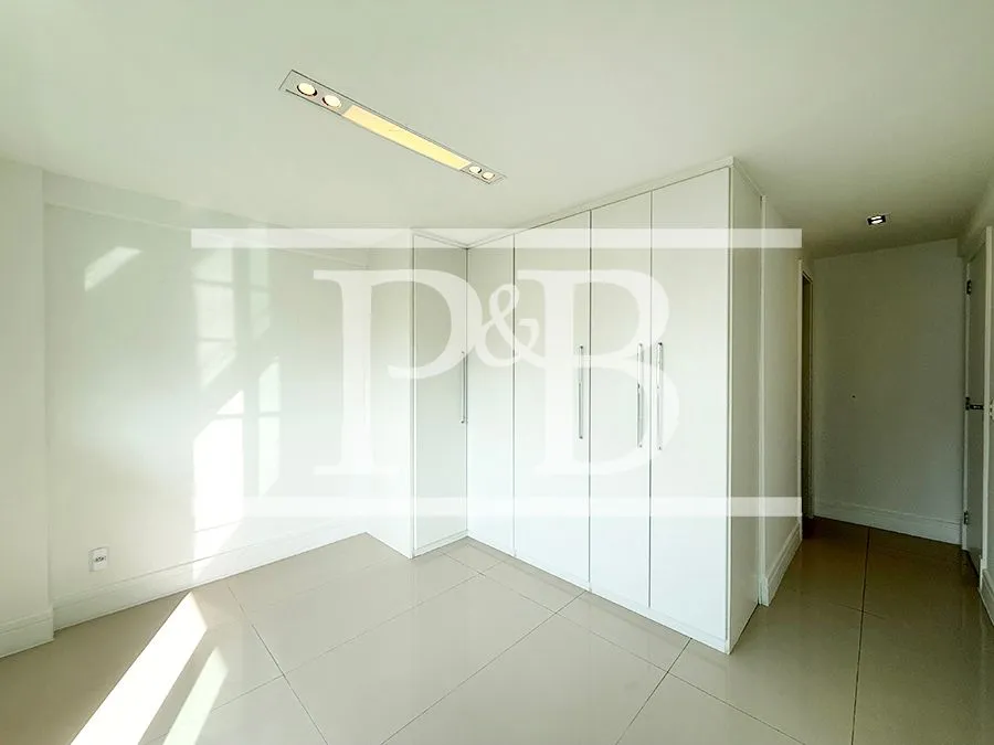 4-bedroom apartment, all with their own bathrooms, 289 m² — photo 10