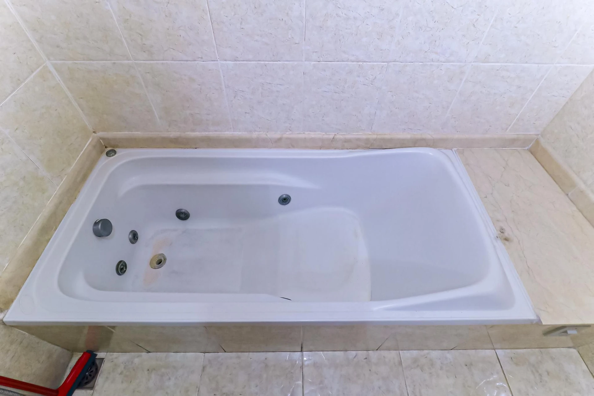 Apartment, 49 m², with a jacuzzi — photo 18