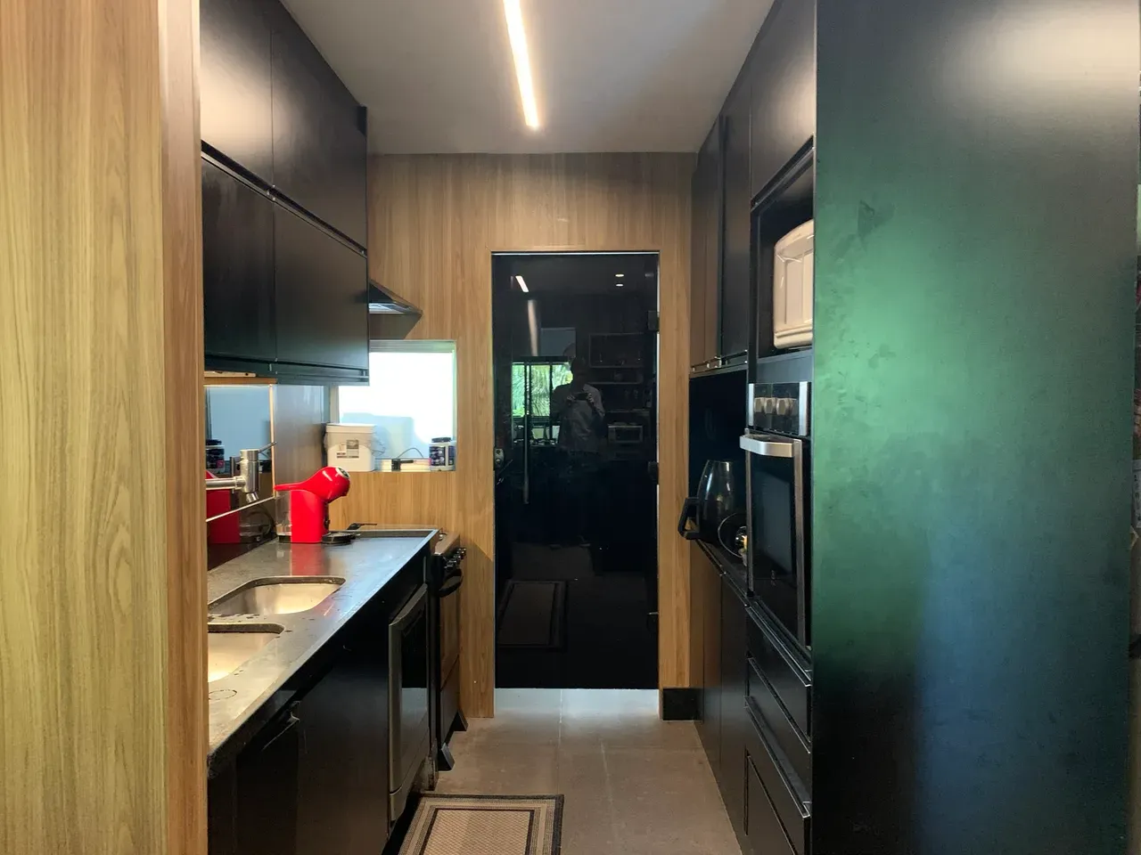 Furnished apartment with open-plan kitchen and 4 bedrooms — photo 17