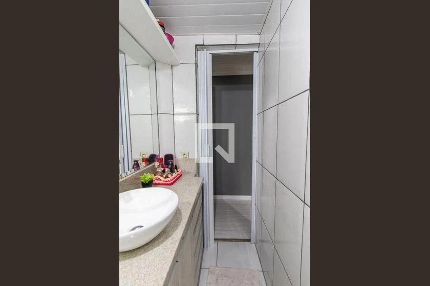 Furnished 2-bedroom apartment with private BBQ — photo 15