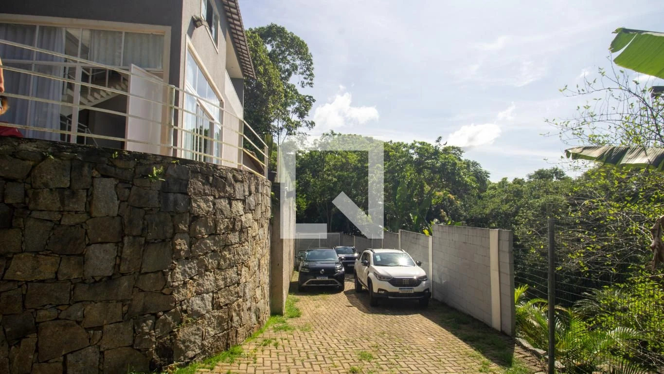 Furnished house with 5 bedrooms and 6 parking spaces — photo 57
