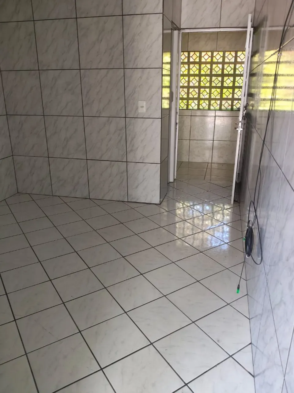 Kitnet sin amueblar con 1 dormitorio y balcón — photo 5