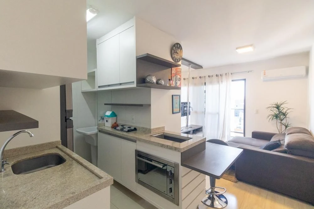 Furnished studio with balcony and integrated kitchen