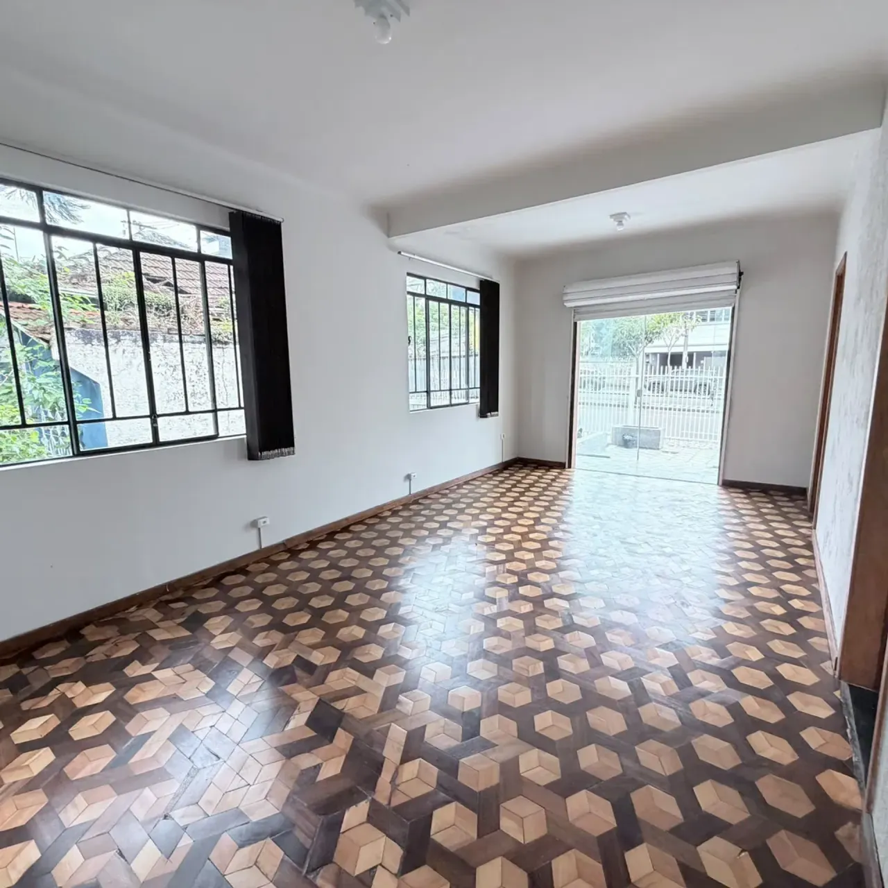 5-bedroom house with a washing machine in Curitiba