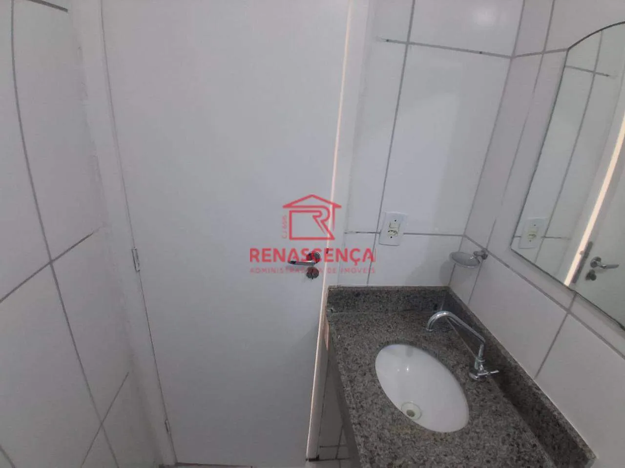 Apartamento de 2 quartos em condomínio com piscina — photo 21