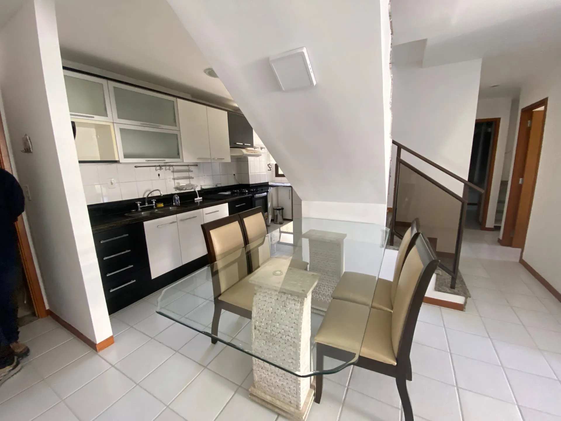 Furnished apartment with 3 bedrooms and 3 bathrooms — photo 39