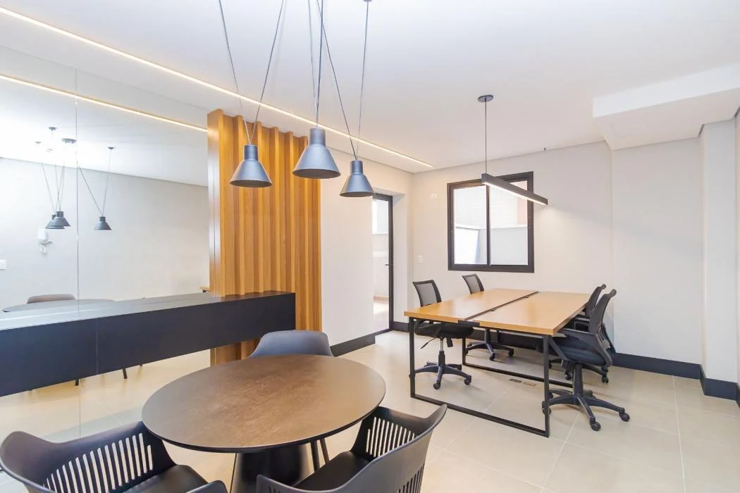 Apartamento mobiliado, 27 m², com janelas do piso ao teto — photo 25