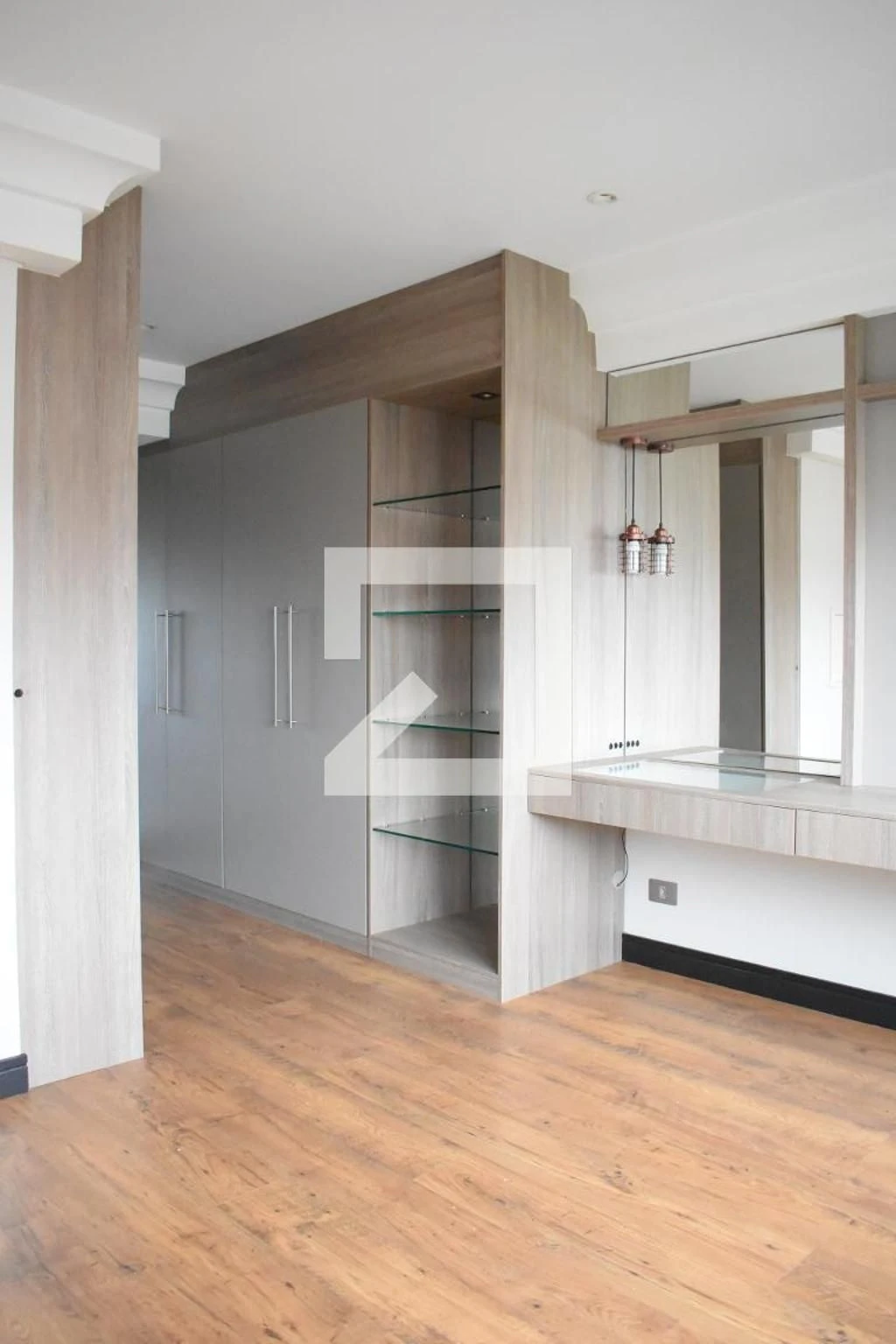 1-bedroom apartment with open-plan kitchen and pool — photo 9