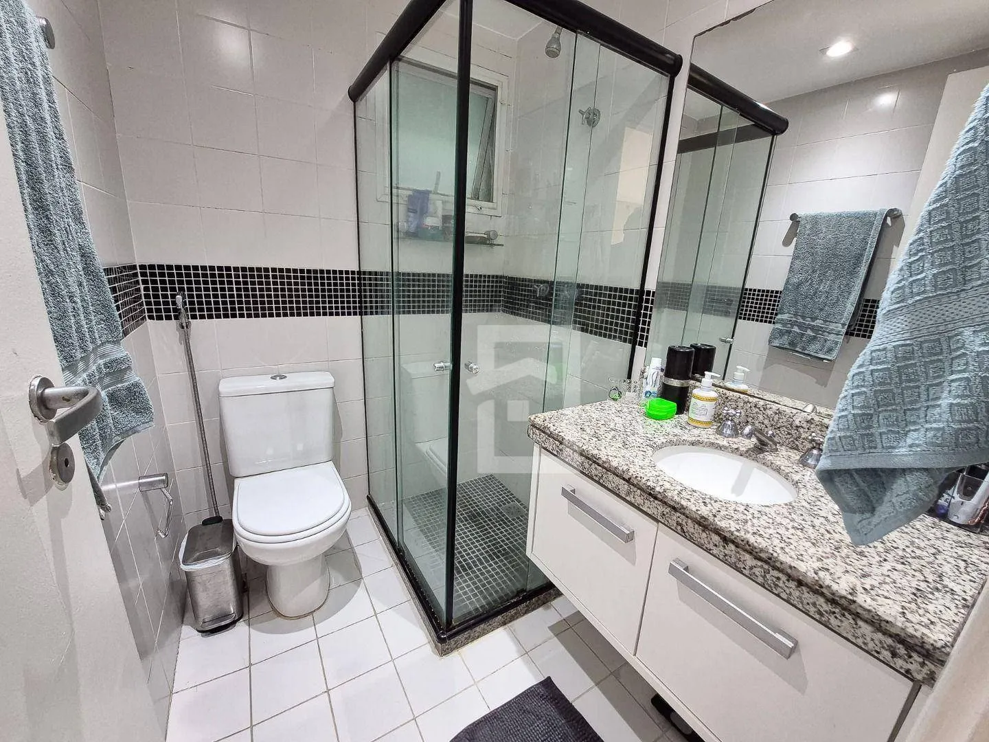 Furnished 235 m² apartment with 4 bedrooms — photo 21