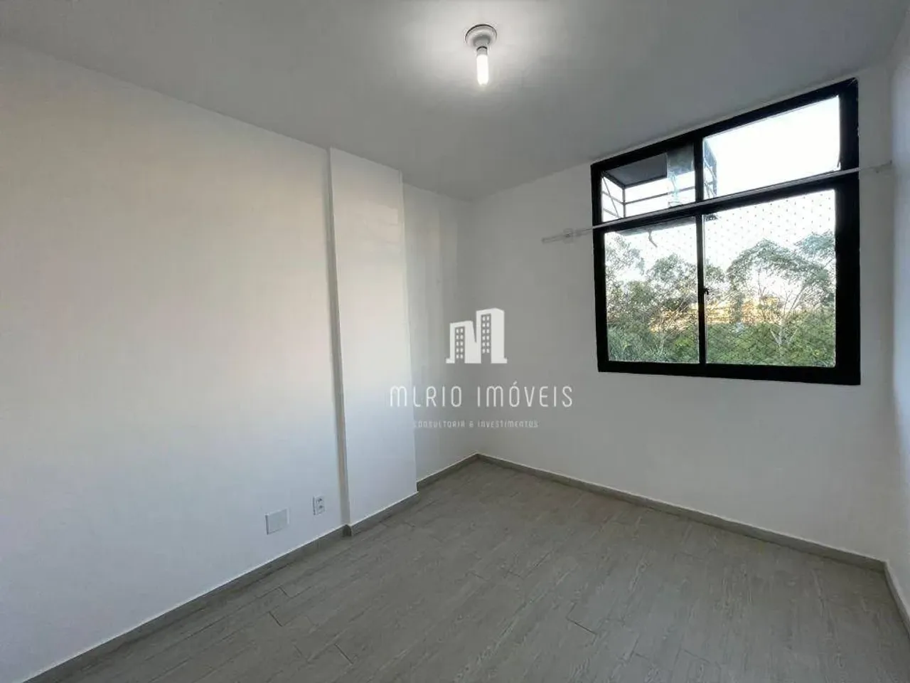 3-bedroom apartment with tile floors and balcony — photo 9