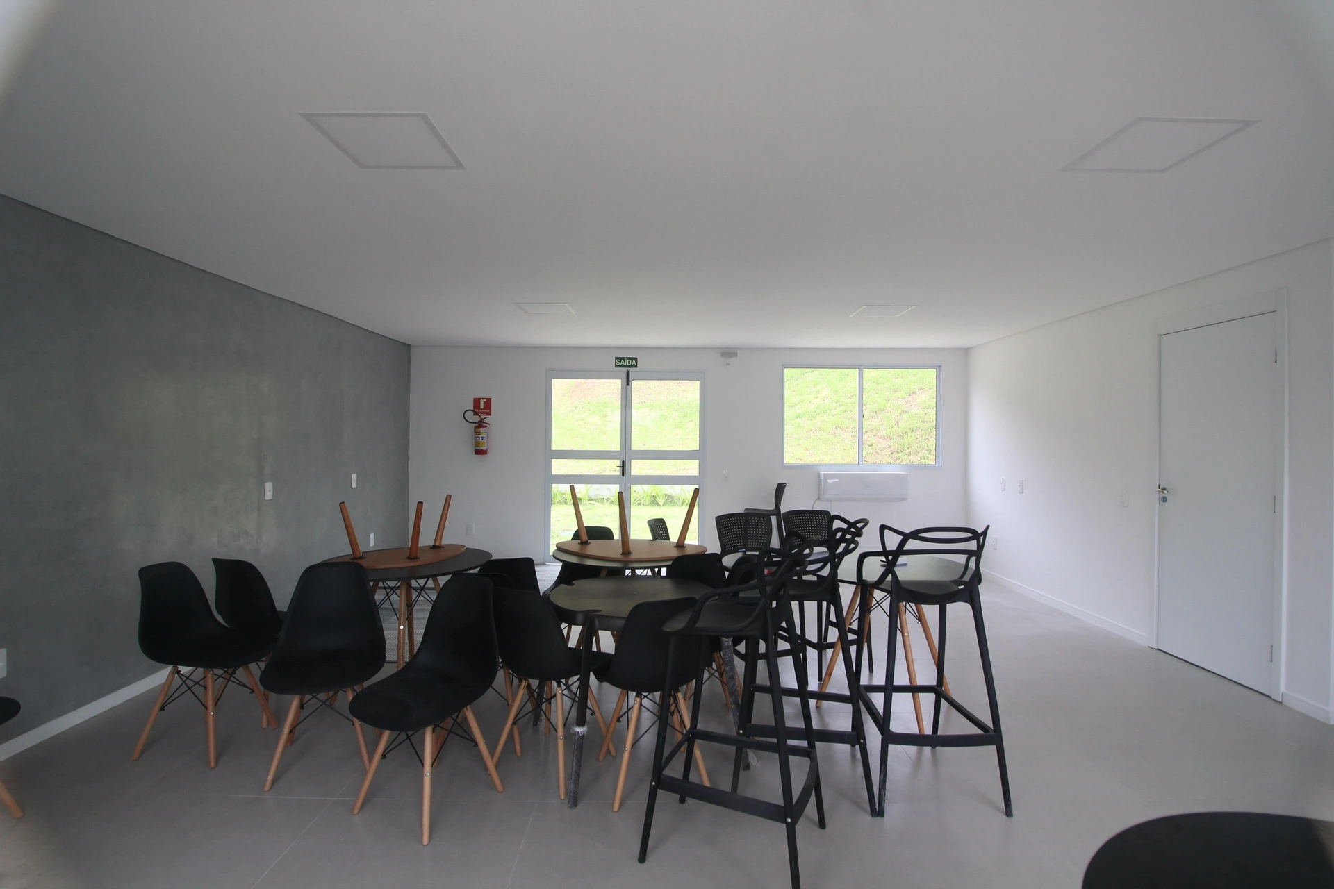 Furnished apartment with 2 bedrooms and 1 parking spot — photo 22