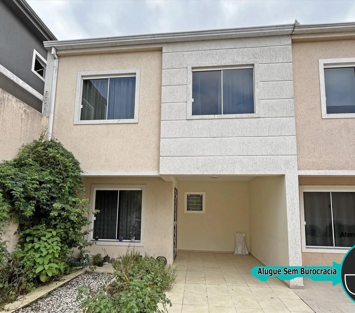 3-bedroom house with a suite and 2 parking spots