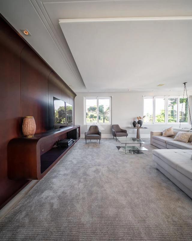 344 m² apartment with floor-to-ceiling windows and a bathtub — photo 5