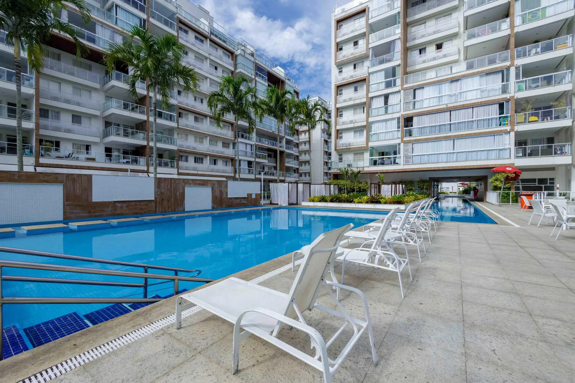 2-bedroom apartment with an enclosed, floor-to-ceiling balcony — photo 40