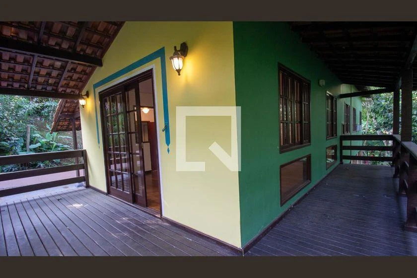 Casa com 4 quartos e churrasqueira na varanda — photo 20