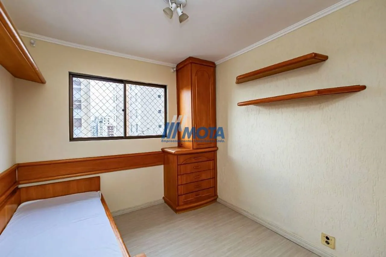 3-bedroom apartment with a home office — photo 38