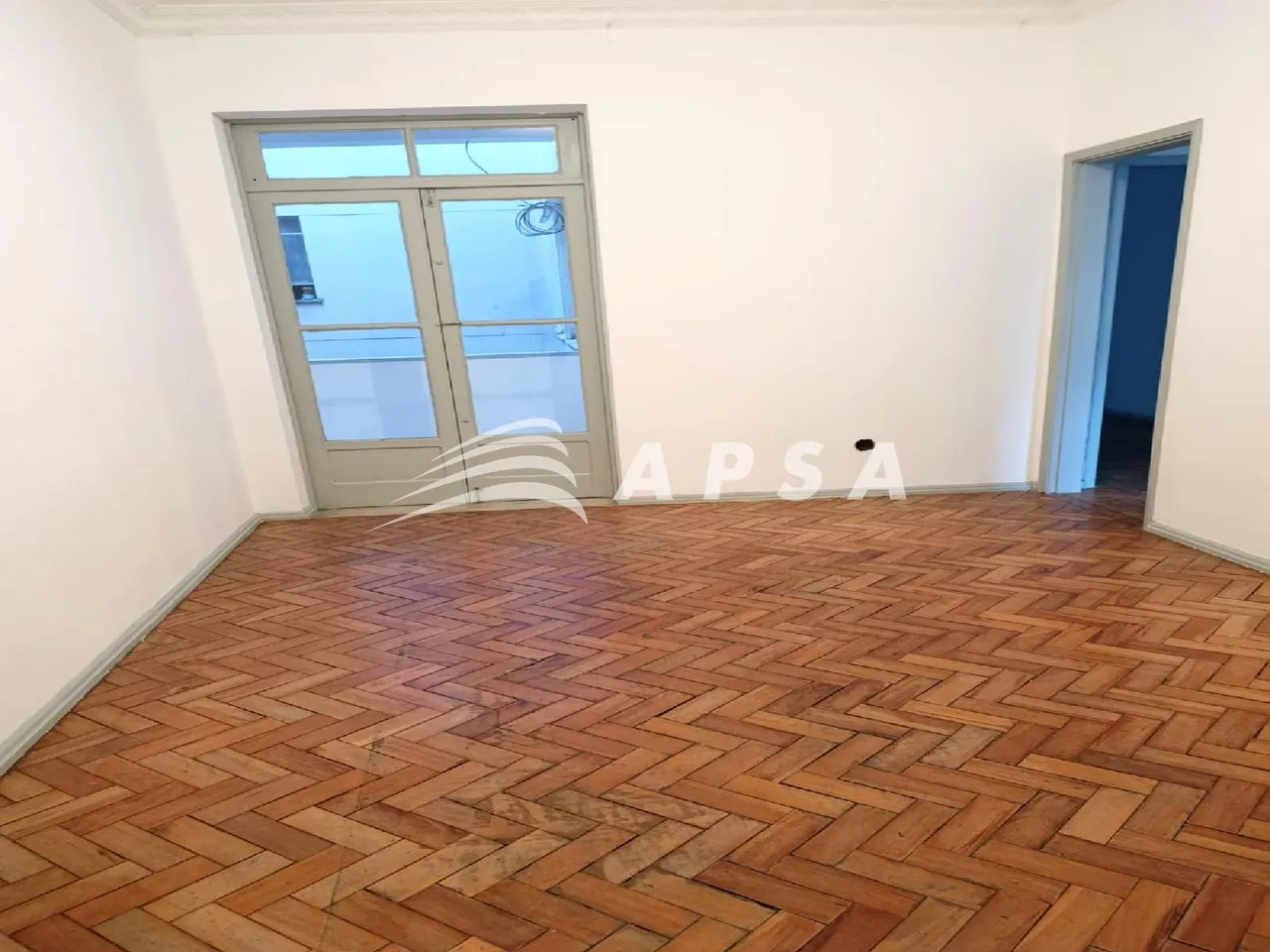 Apartment with 2 bedrooms and 1 bathroom, no parking