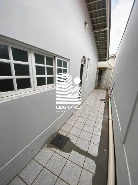 4-bedroom house with private garden and BBQ area — photo 23