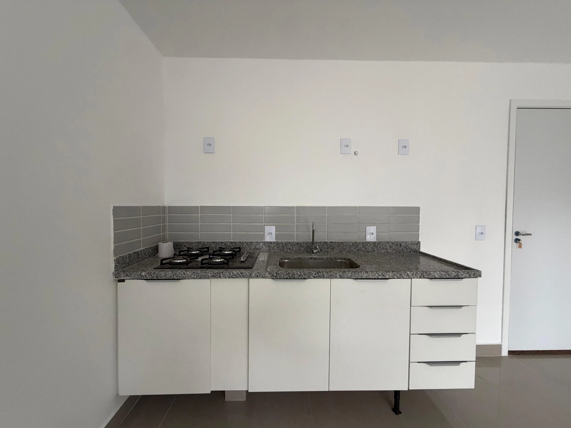 Apartamento amueblado de 1 dormitorio y cocina integrada — photo 33
