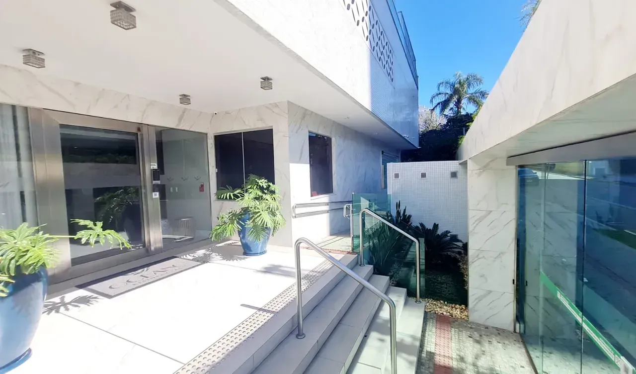 Furnished apartment with private garden and BBQ area — photo 20