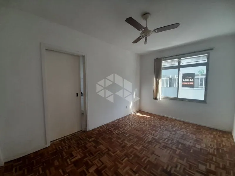 2-bedroom apartment with wood or laminate floors