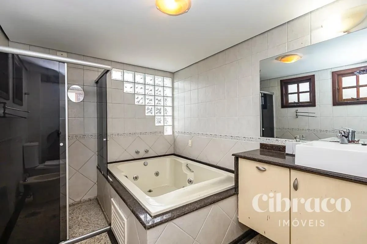 Ванна та 4 спальні: будинок 327 м² — photo 38