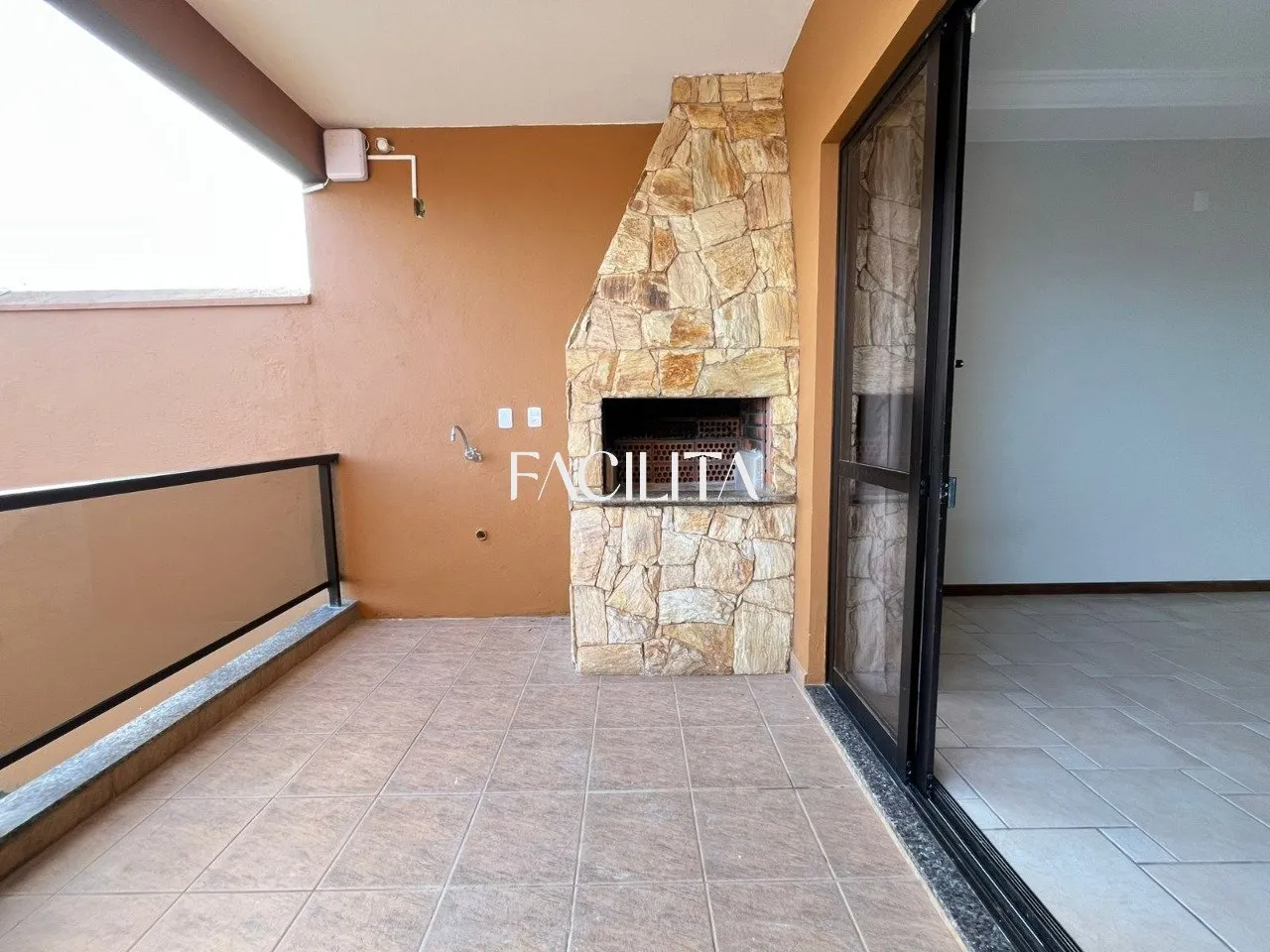 Furnished 456 m² house with 3 en-suite bedrooms and pool — photo 5