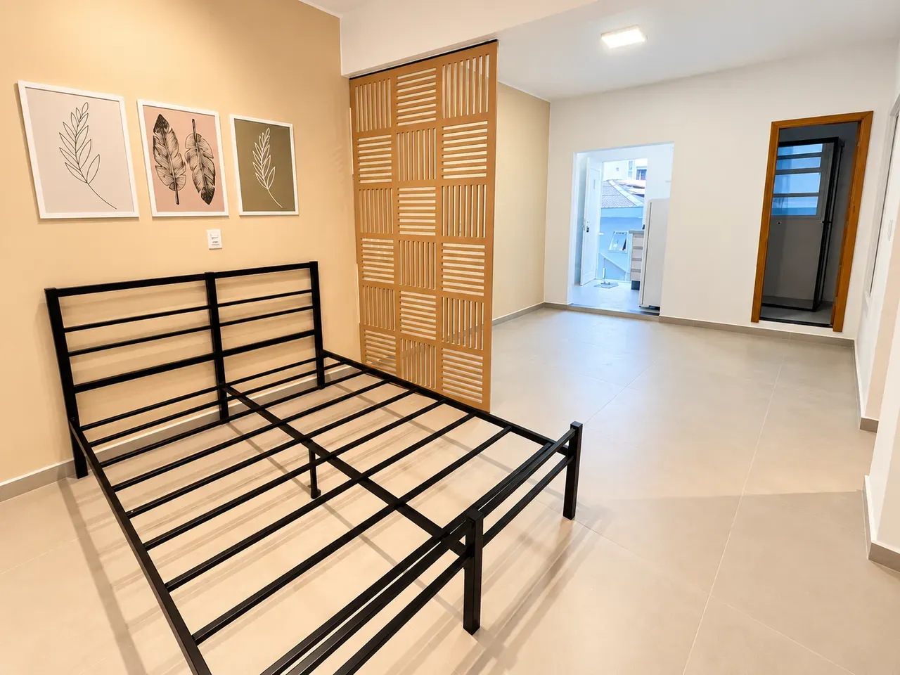 28 m² studio with a home office and a dryer — photo 14