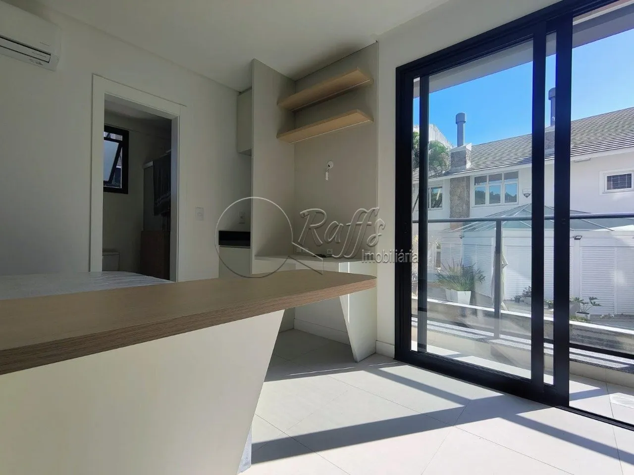 Apartamento amueblado de 1 dormitorio con balcón — photo 24