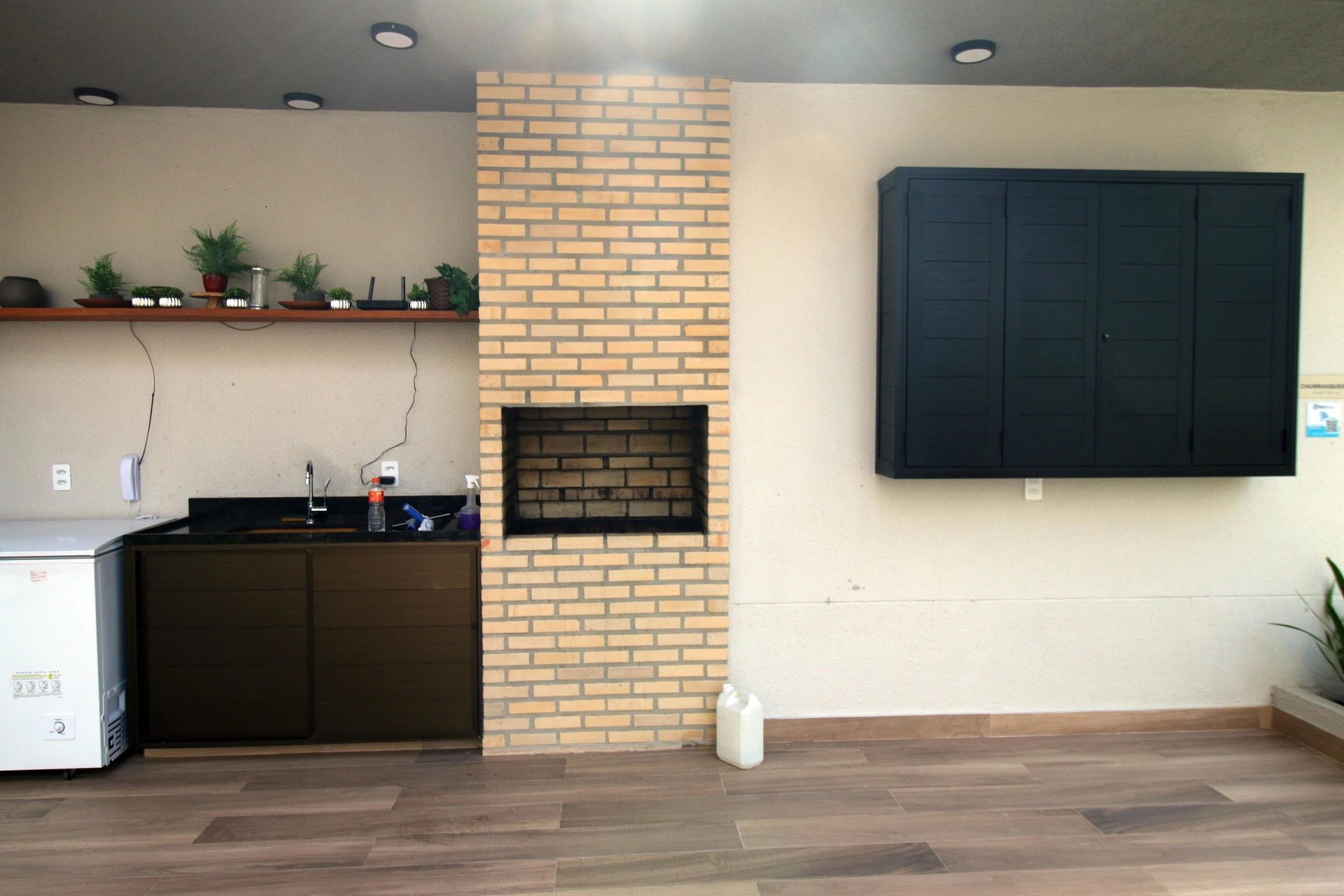 2-bedroom apartment in a building with a gym — photo 46