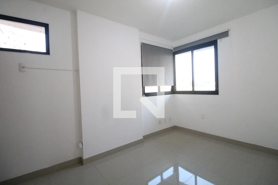 Apartamento sem mobília com varanda e 3 quartos — photo 41