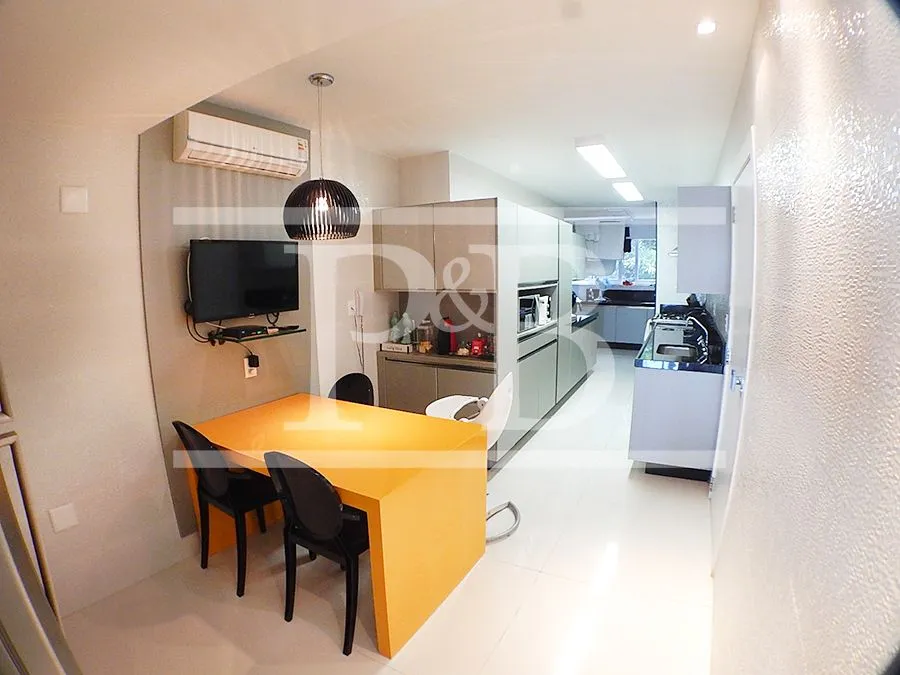 4-bedroom apartment with 319 m² and 4 parking spaces — photo 33