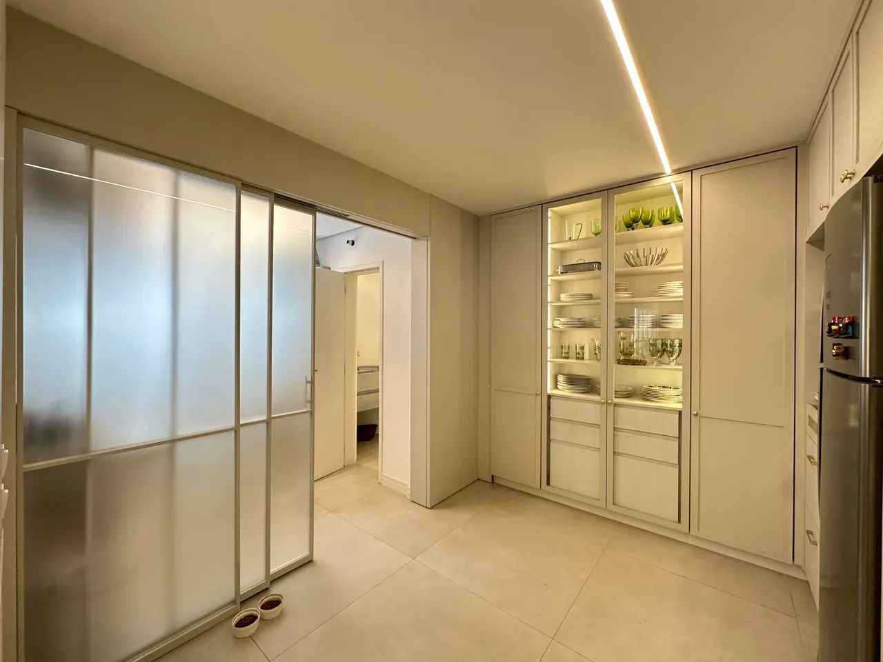 3-bedroom apartment with a fireplace in Florianópolis — photo 34