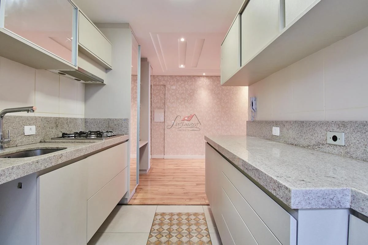 Balcony with a grill in a 2-bedroom apartment, 129 m² — photo 16