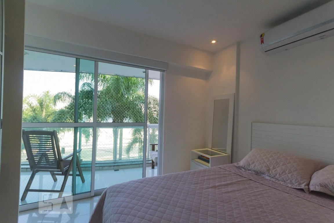 Furnished apartment with 2 en-suites and a balcony — photo 8