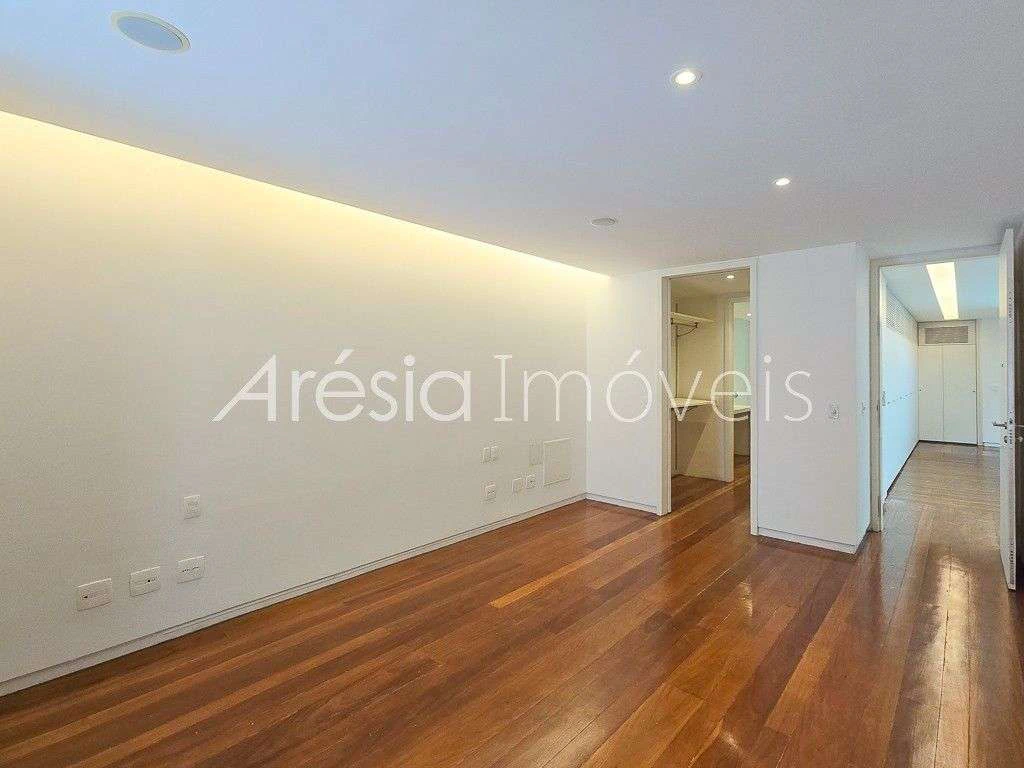 House with 3 en-suite bedrooms and 8 bathrooms 1100 m² — photo 12