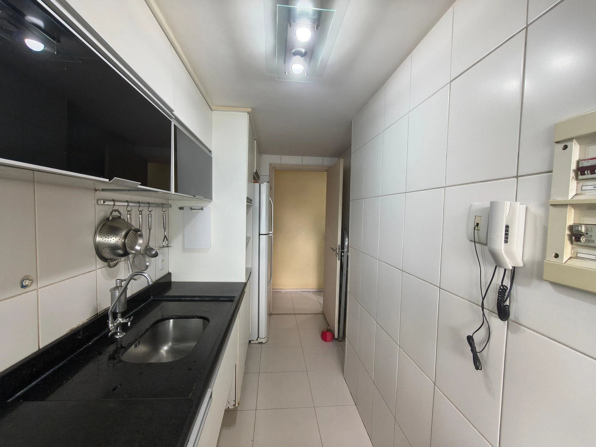 Unfurnished 3-bedroom apartment with balcony and 2 parking — photo 30