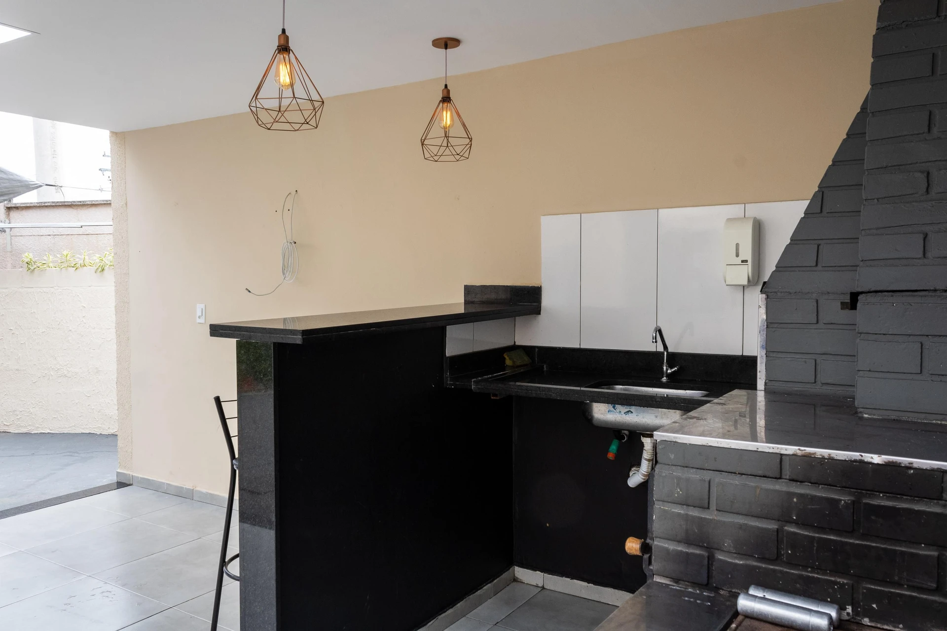 2-bedroom rental apartment with a balcony — photo 8