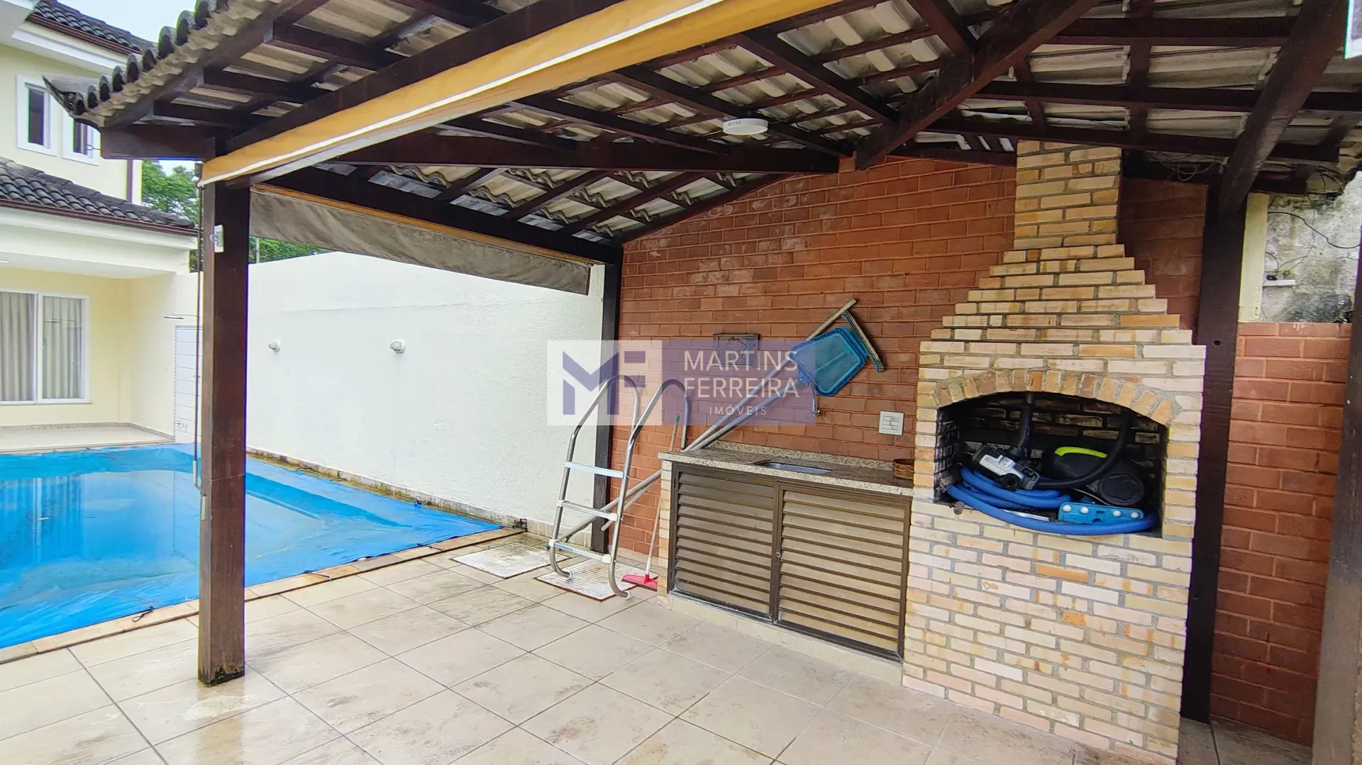 4-bedroom house with a bathtub in Rio de Janeiro — photo 8