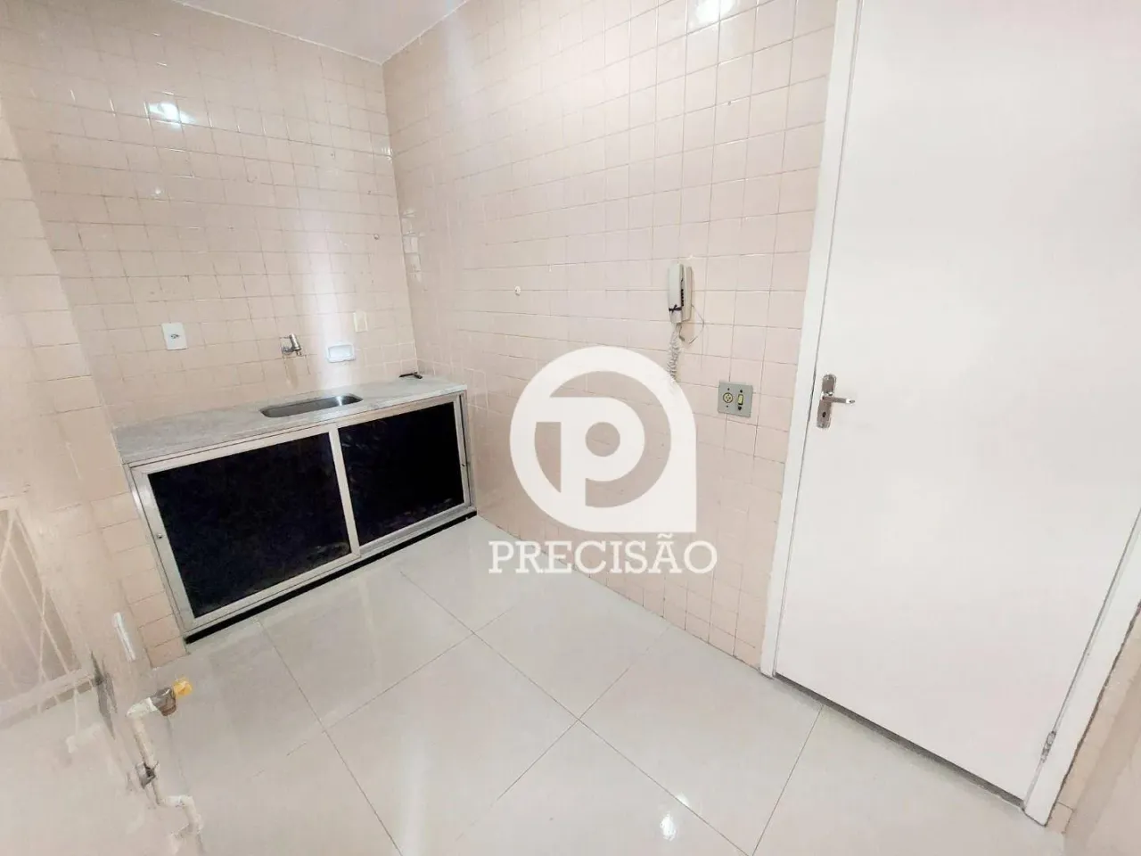70 m² apartment with laundry area and 1 bedroom — photo 8