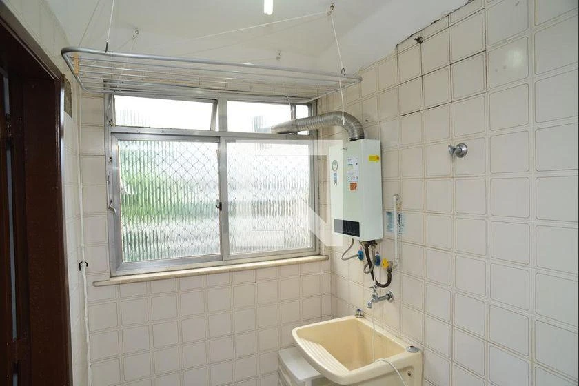 3-bedroom apartment in a building with a gym — photo 5